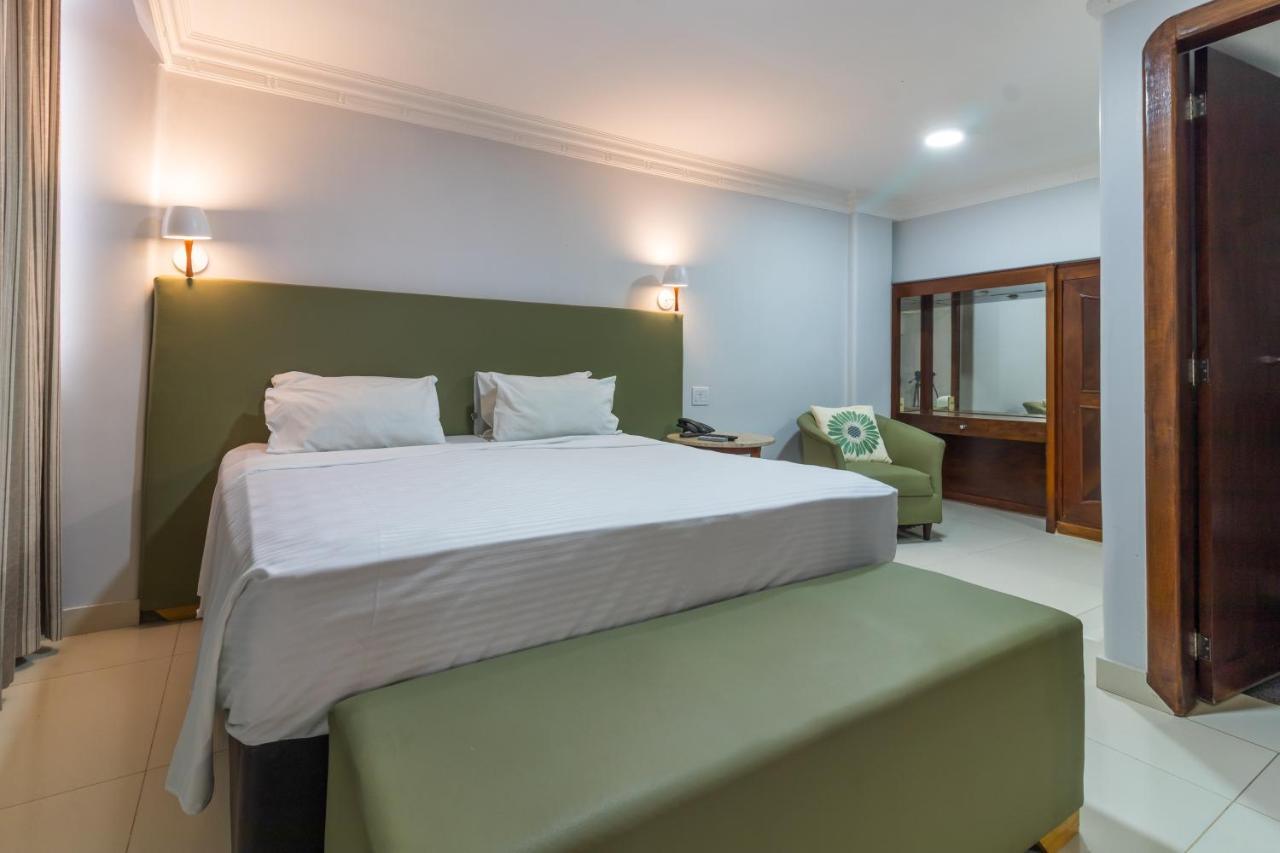 Umuarama Plaza Hotel By Castelo Itaipava Гояния Екстериор снимка