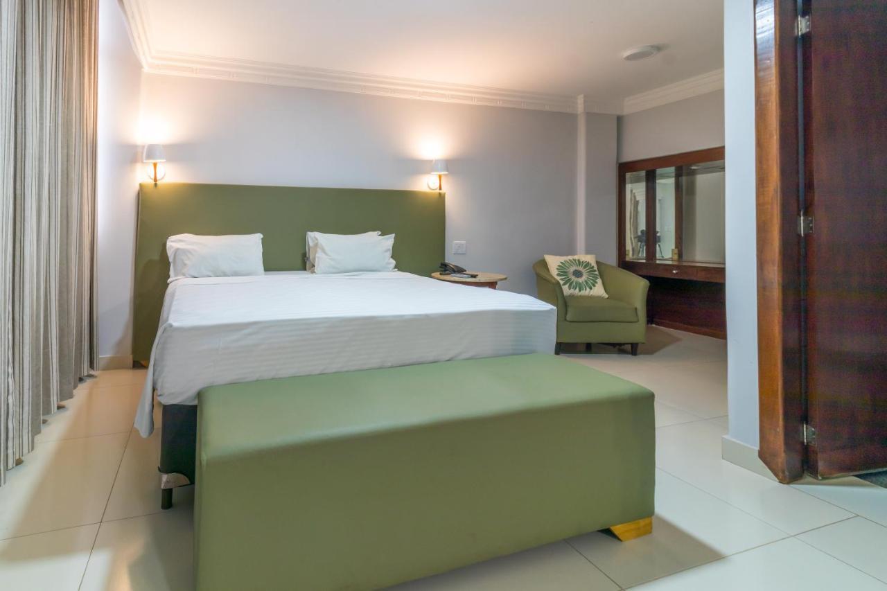 Umuarama Plaza Hotel By Castelo Itaipava Гояния Екстериор снимка