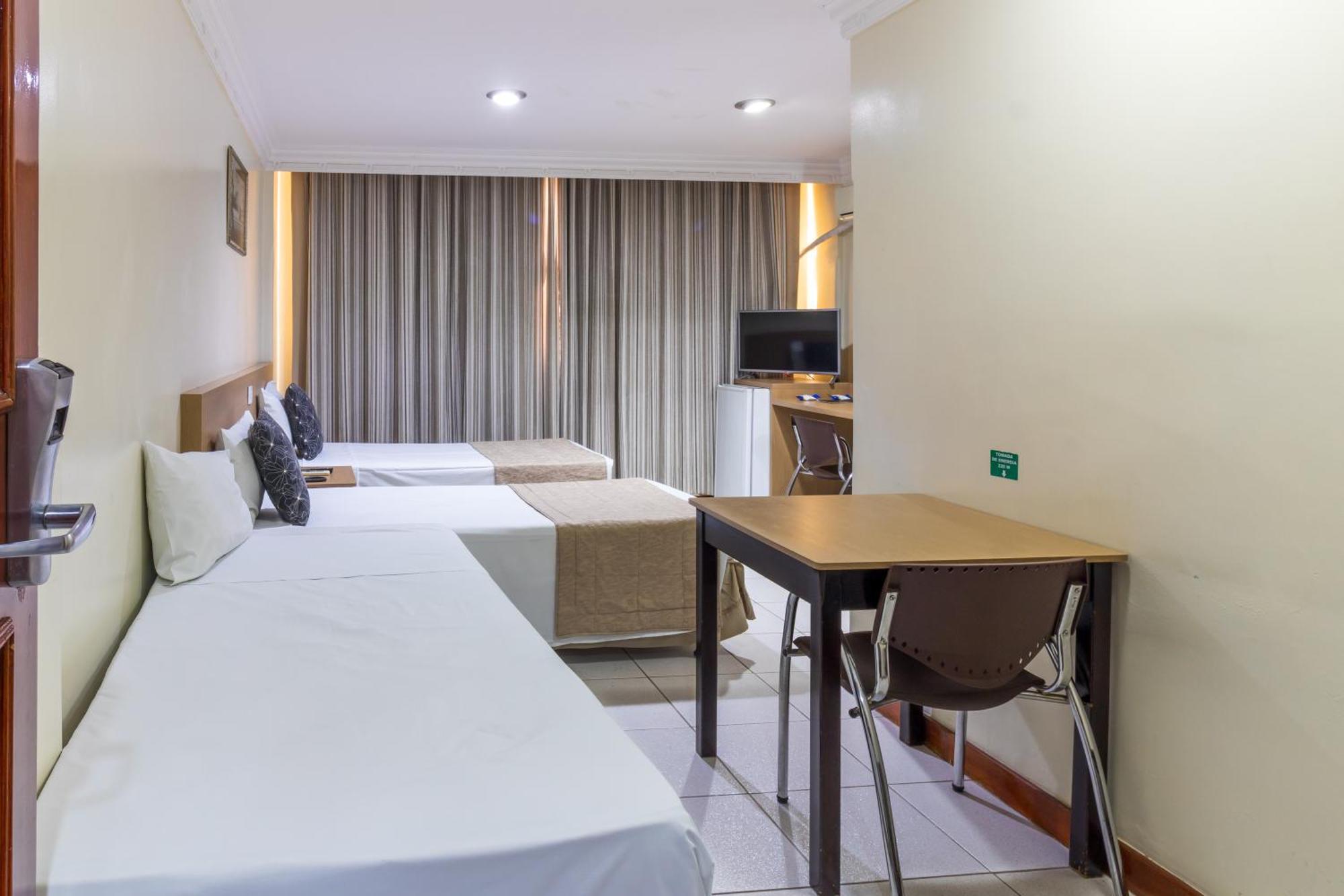 Umuarama Plaza Hotel By Castelo Itaipava Гояния Екстериор снимка