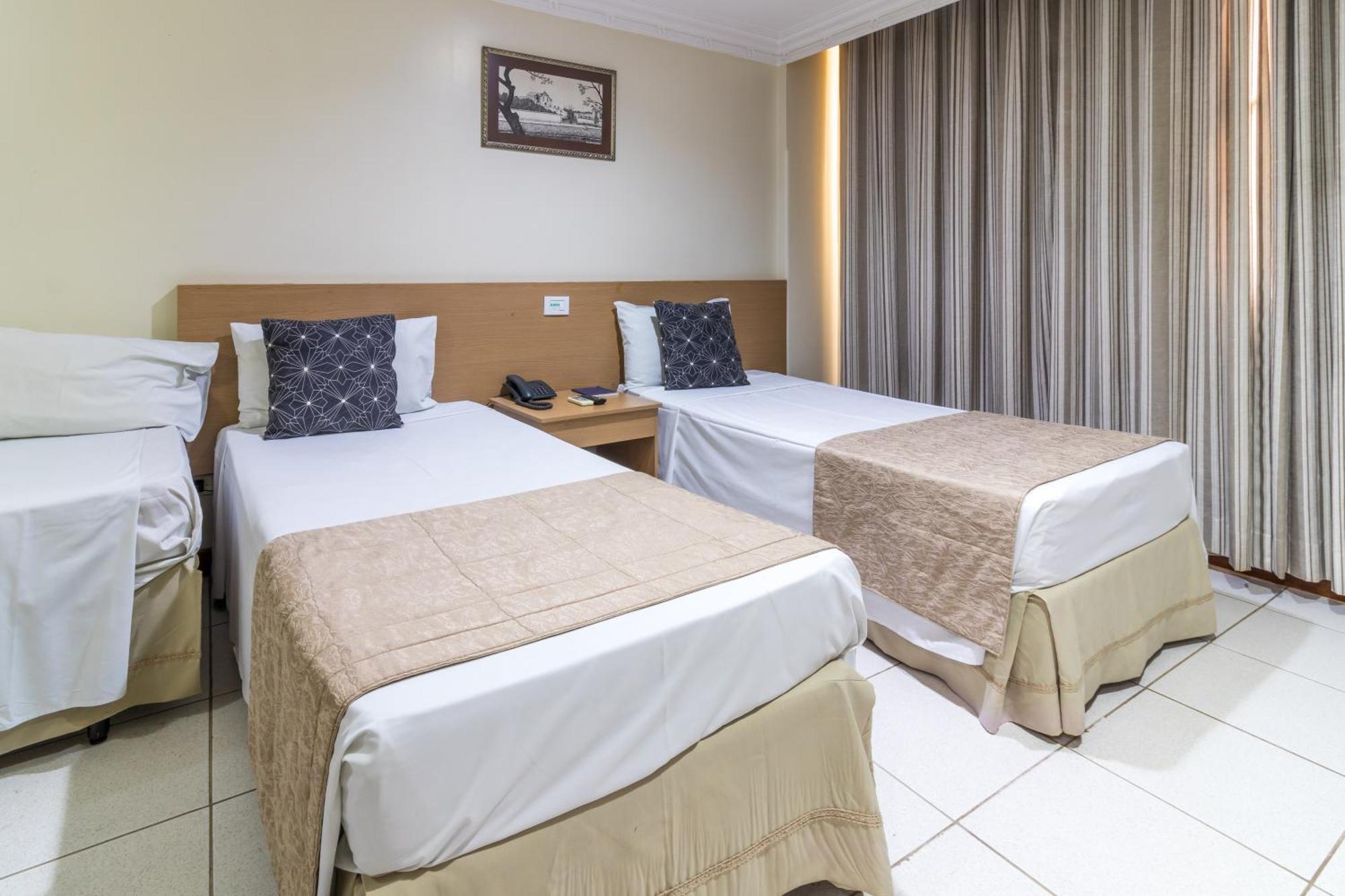 Umuarama Plaza Hotel By Castelo Itaipava Гояния Екстериор снимка