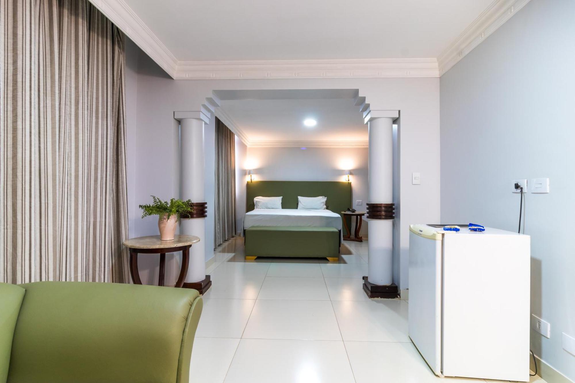 Umuarama Plaza Hotel By Castelo Itaipava Гояния Екстериор снимка