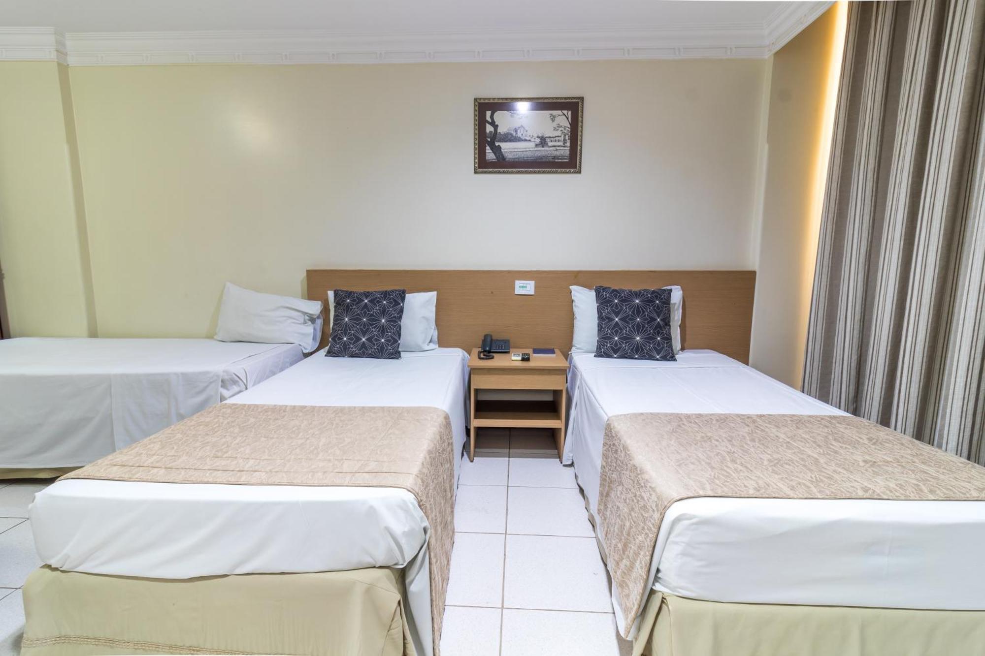 Umuarama Plaza Hotel By Castelo Itaipava Гояния Екстериор снимка