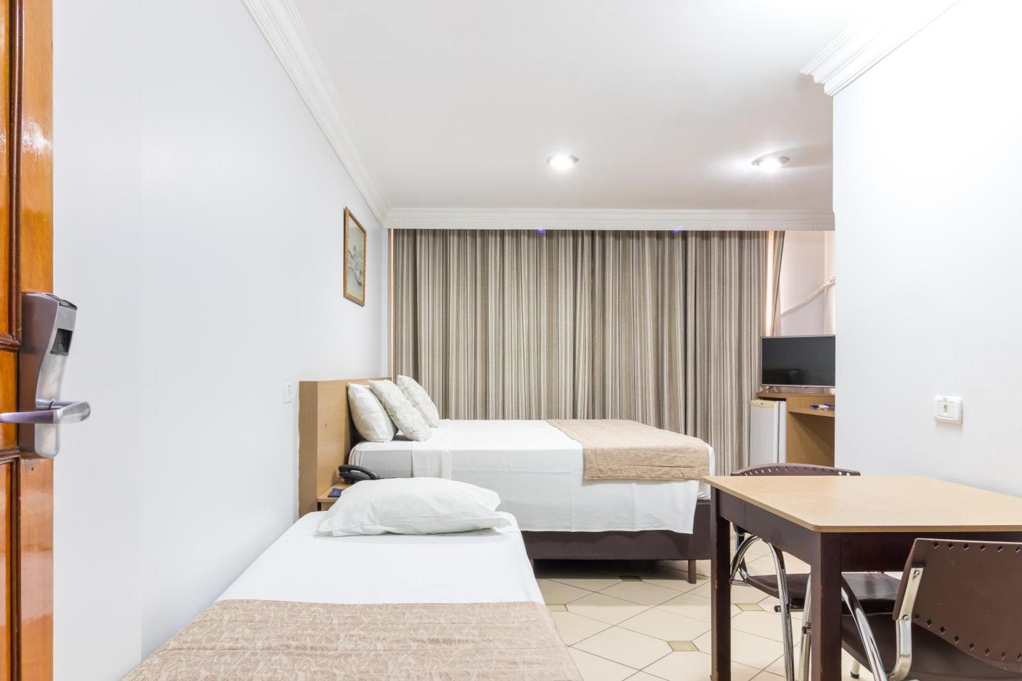 Umuarama Plaza Hotel By Castelo Itaipava Гояния Екстериор снимка