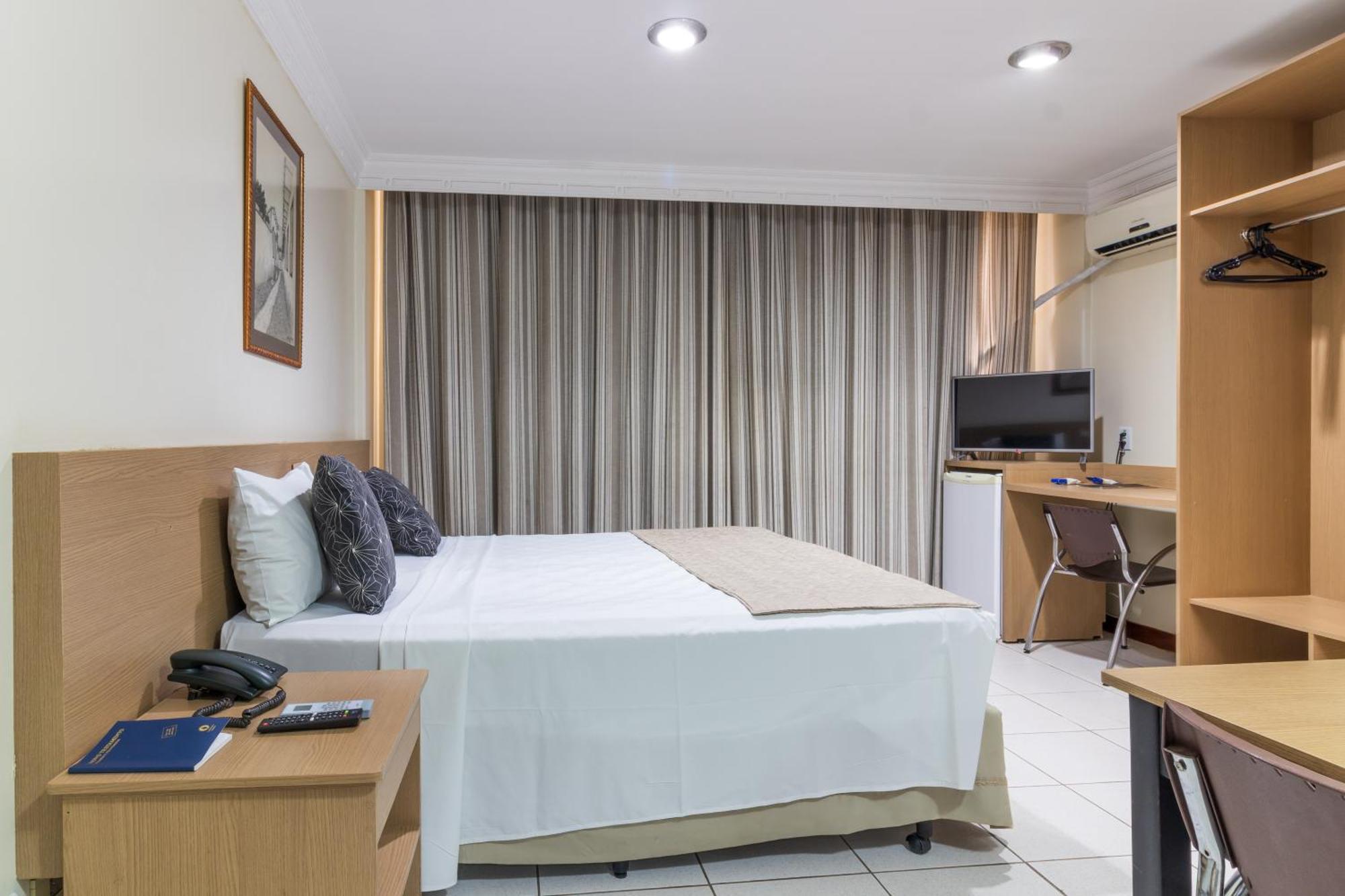 Umuarama Plaza Hotel By Castelo Itaipava Гояния Екстериор снимка