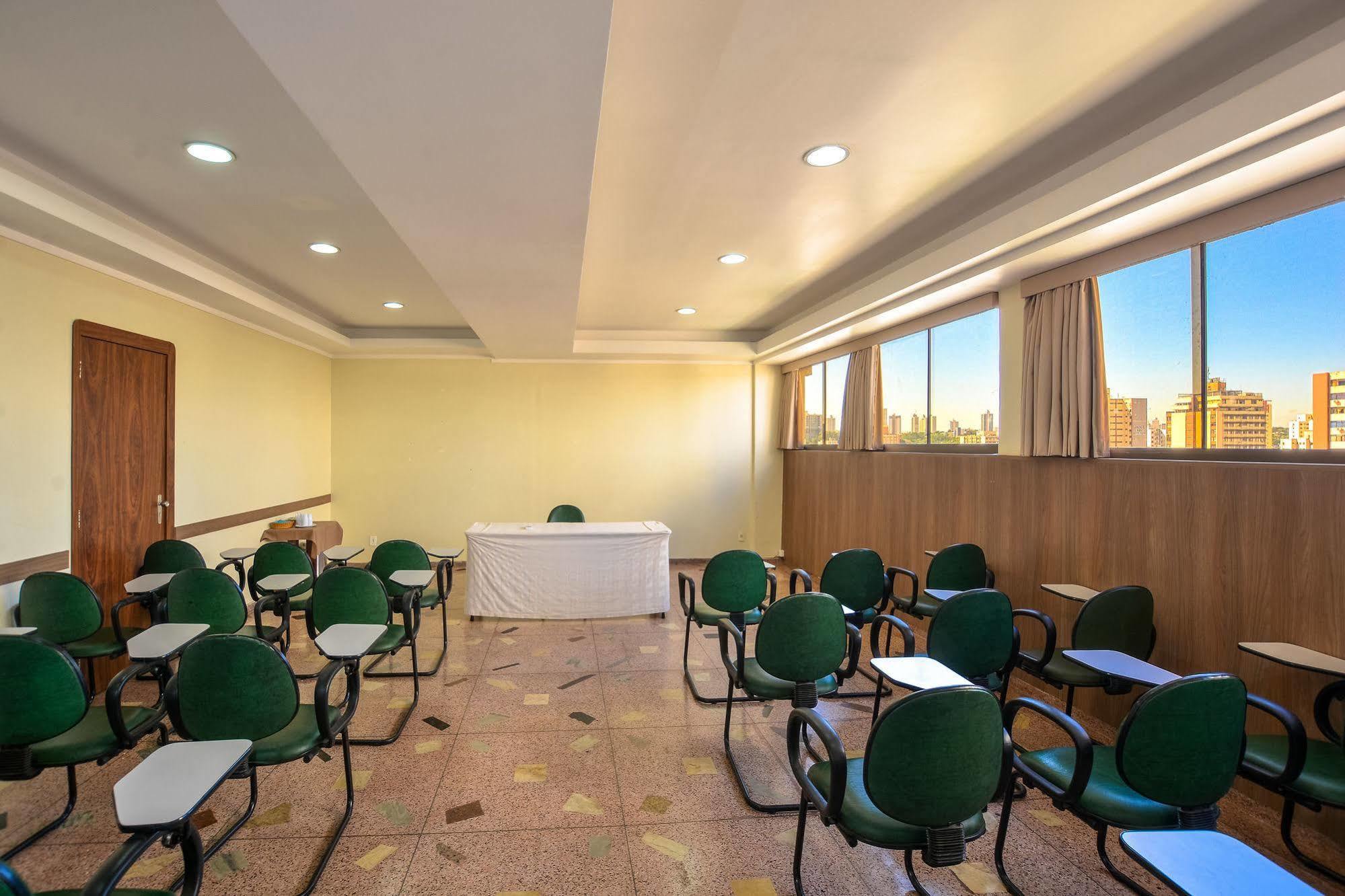 Umuarama Plaza Hotel By Castelo Itaipava Гояния Екстериор снимка